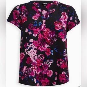 💜 Torrid 6X Hi-Lo Floral Top